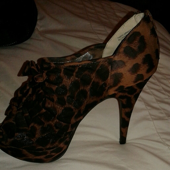 Metaphor Shoes - Metaphor Platform Heel Booties